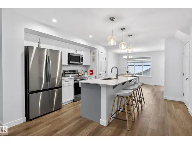 201 SUNLAND WY Sherwood Park, Alberta in Houses for Sale in Strathcona County - Image 11