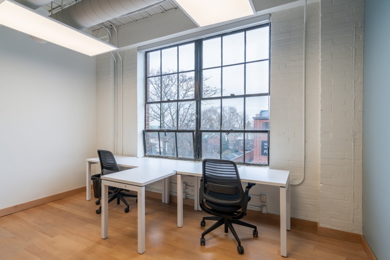 Tailormade dream offices for 1 person in SPACES THE JUNCTION