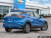 Command attention in this former daily rental vibrant Electric Blue Metallic 2024 Nissan Kicks SV, e... (image 4)