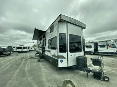 Keystone Residence destination trailer 40CLDL highlights: Double Loft Shower with a Seat Master Clos...