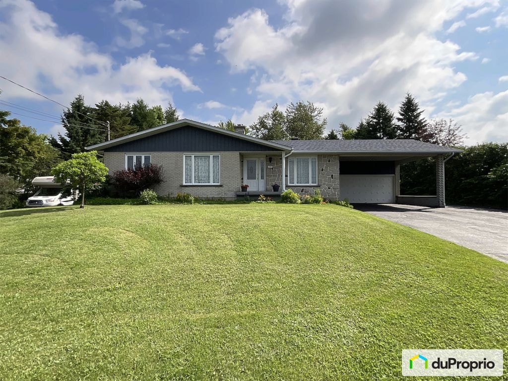 $449,900 - Bungalow for sale in Plessisville — photo 1