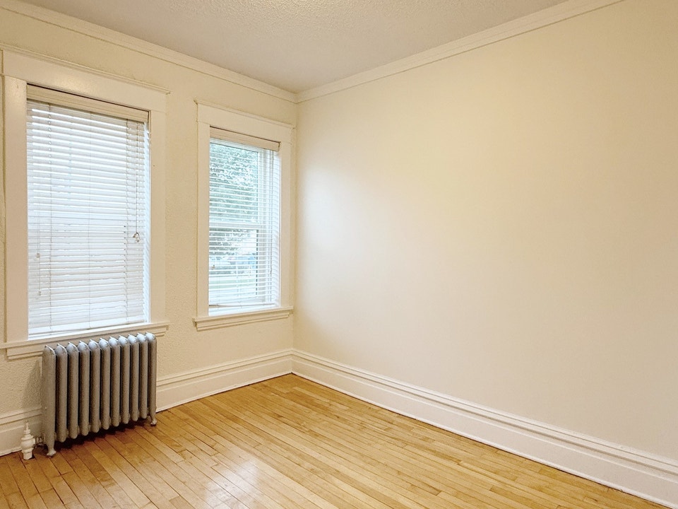 $1499 BRIGHT CHARACTER 3BDRM w/bonus! 4