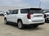 AMVIC Licensed Dealer * Heated 2nd Row Seats & Steering Wheel * HD Surround Vision * Panoramic Sunro... (image 5)