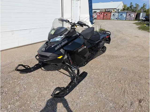 2021 Ski-Doo Renegade(R) X Rotax(R) 850 E-TEC(R) 9616 KM in Snowmobiles in Sarnia - Image 3