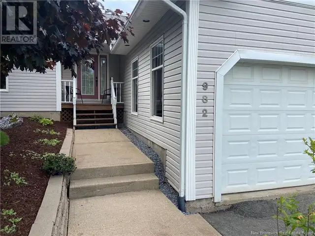 982 Kennebecasis Drive Saint John, New Brunswick62863330684801128