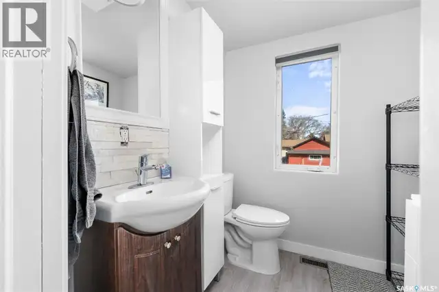 1129 3rd AVENUE NE Moose Jaw, Saskatchewan in Houses for Sale in Moose Jaw - Image 24