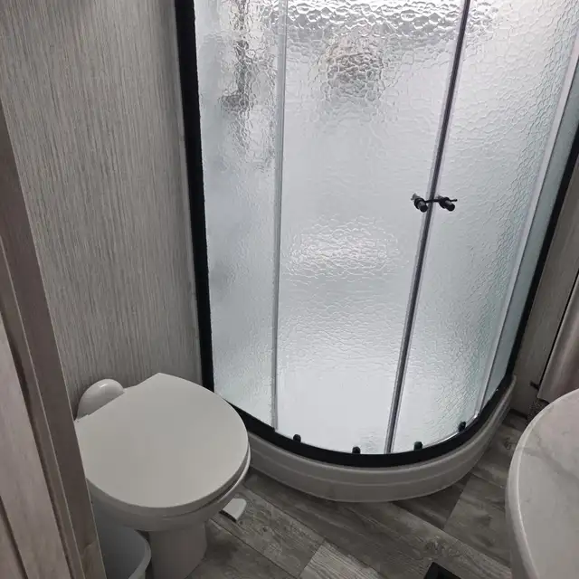 2023 SIERRA 3440BH-LUXURIOUS 2 BEDROOM LOFT,1.5 BATH,FINANCING! in Travel Trailers & Campers in Ottawa - Image 31