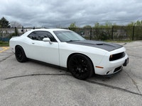 2019 DODGE CHALLENGER SXT PREMIUM PACKAGE BRIGHT WHITE ON BLACK LEATHER / GLOSS BLACK WHEELS WHEELS... (image 6)