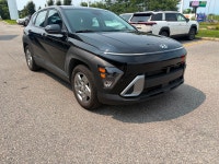 Nouvel Arrivage! Découvrez ce Hyundai Kona Essential 2026, un VUS sous-compact moderne qui combine c... (image 2)