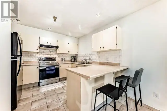 111, 3015 51 Street SW Calgary, Alberta62864759260930124