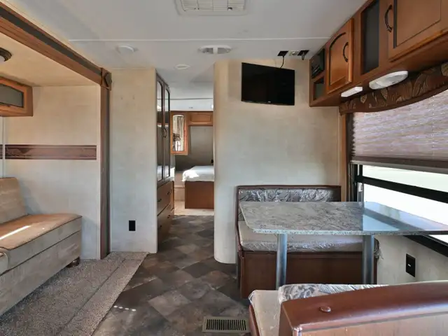 2013 Springdale 241 in Travel Trailers & Campers in St. Albert - Image 10