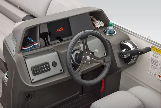 2026 Sun Tracker Party Barge 22 XP3 TRITOON pontoon boat in Powerboats & Motorboats in Vernon - Image 17