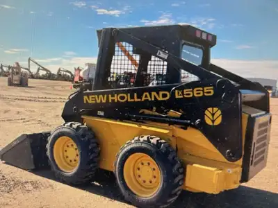 1998 NEW HOLLAND LX565 OPEN ROPS , BUCKET, IMMACULATE! FOR THE BEST PRICES ALWAYS AT CAN-AMERICAN EN...