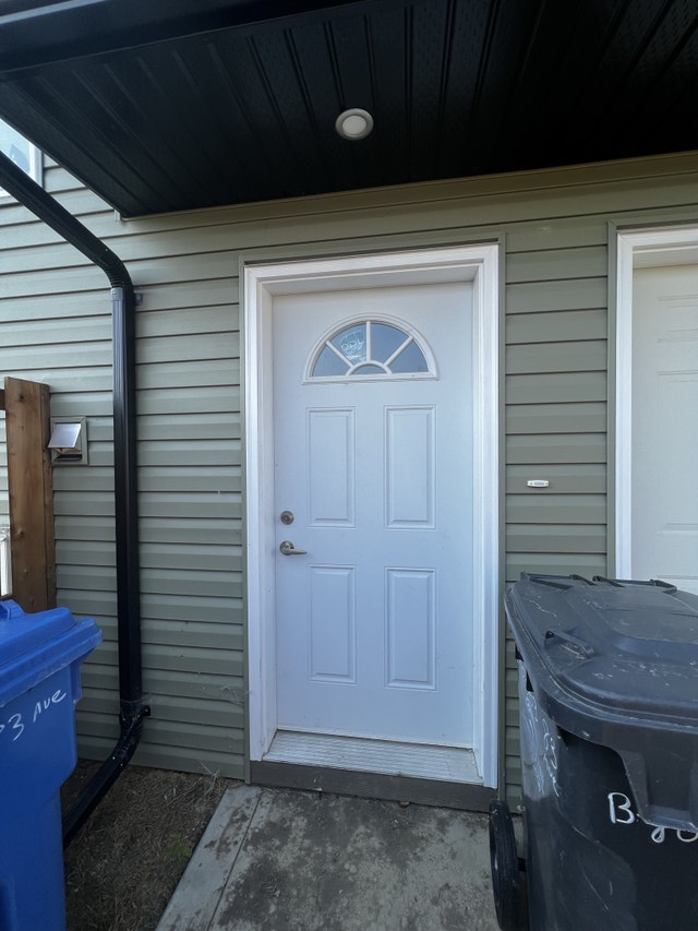 FULLY FURNISHED DOWN SUITE AVAILABLE NOW! Long Term Rentals Fort St