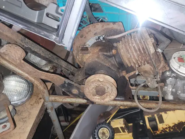 Antique  washing machine motor. Have video of it running in Arts & Collectibles in Belleville - Image 2