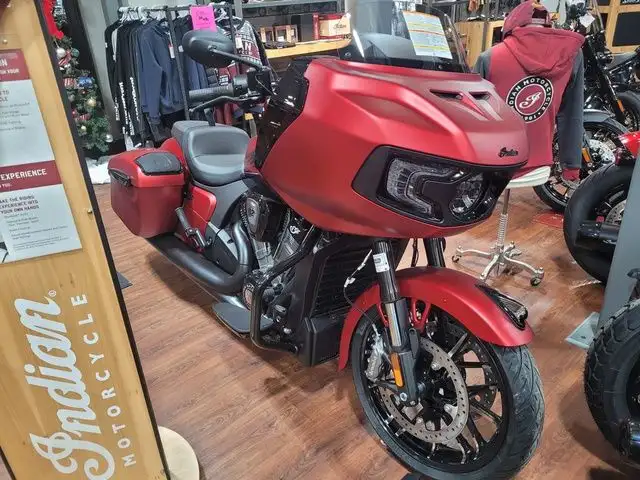2026 Indian Challenger Dark Horse 112 w/PowerBand Audio Su in Street, Cruisers & Choppers in City of Halifax - Image 3