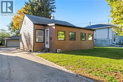 Welcome to 259 East Street, a charming bungalow in a great location. 3 bedrooms, 2 baths, detached 1...