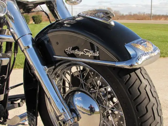 2007 Harley-Davidson Softail FLSTC Heritage Classic in Street, Cruisers & Choppers in Leamington - Image 6
