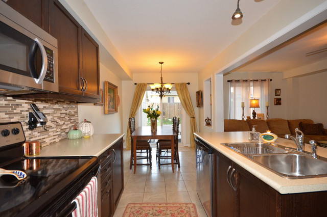 3 Bedrooms Townhouse for Rent in Brantford (26km from Cambridge) in Long Term Rentals in Cambridge - Image 3