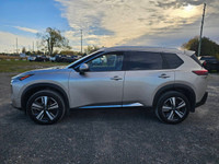 2023 Nissan Rogue SL AWD with only 38,268 km! Clean history with no accidents See Carfax report link... (image 7)