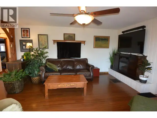 6035 OLD BABINE LAKE ROAD Smithers, British Columbia in Houses for Sale in Smithers - Image 17