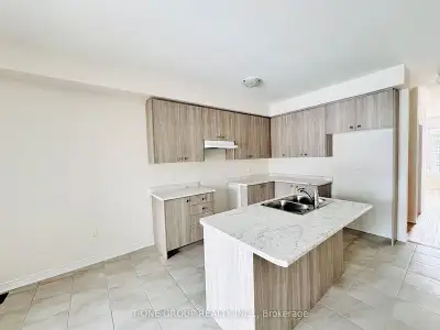 Rare 4 Bedroom and 3 Bathroom Townhouse for Rent In Pickering!