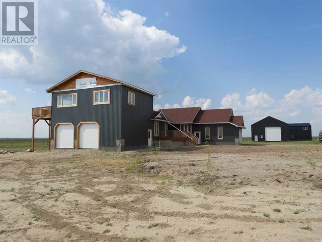 Range Road 254 Rural Vulcan County, Alberta in Houses for Sale in Lethbridge - Image 2