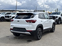 AMVIC Licensed Dealer * Blackout Package * Power Liftgate * HD Rear Vision Camera * Heated Seats & S... (image 8)