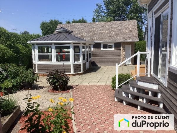 $684,900 - Bungalow for sale in Farnham — photo 3