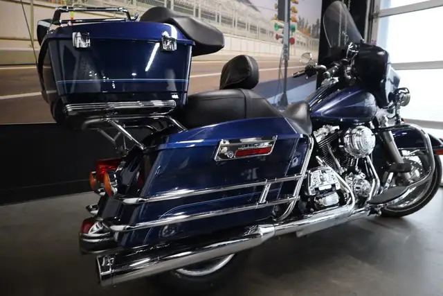2013 Harley-Davidson FLHTC - Electra Glide Classic in Sport Touring in Edmonton - Image 11