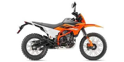 Engine Type: Single-Cylinder Displacement: 24.3 cu. in. (398.7 cc) Bore and Stroke: Bore: 3.5 in. (8...
