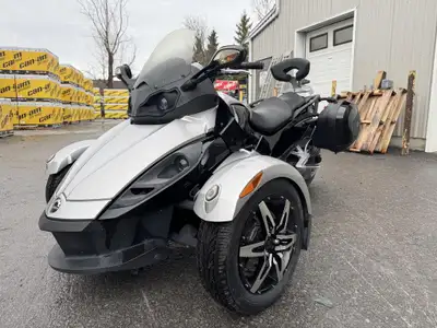 BRP Spyder GS Roadster SM5 2009 5 vitesses, 2 cylindres, Essence, Système de refroidissement: Refroi...
