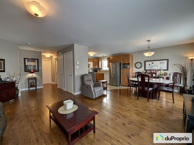 $300,000 - Condominium in Trois-Rivières (Cap-De-La-Madeleine) — photo 1