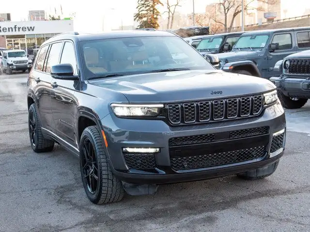 2025 Jeep Grand Cherokee L Summit in Cars & Trucks in Calgary - Image 7