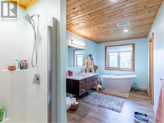 585 16 HIGHWAY Smithers, British Columbia in Houses for Sale in Smithers - Image 27