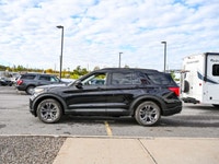 // ACCIDENT FREE!! // // SINGLE OWNER! // Discover the reliability and versatility of the 2022 Ford... (image 6)