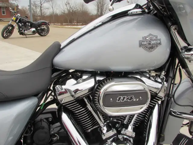 2023 Harley-Davidson FLHXS Street Glide Special in Sport Touring in Leamington - Image 9