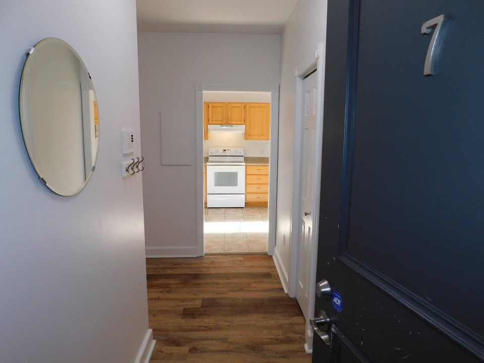 Beautiful renovated 2bed/2bath South-end Condo - VIDEO TOUR! 5