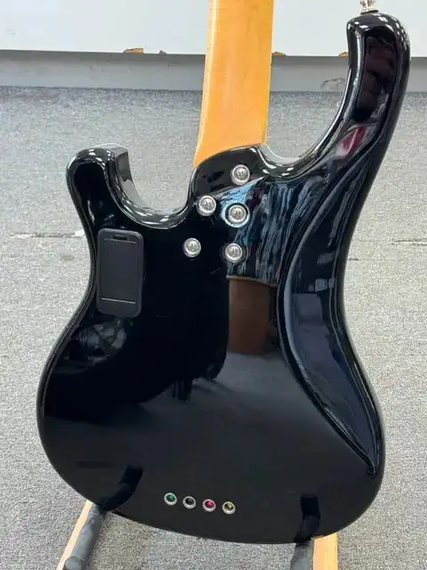 Schecter Stargazer-4 Electric Bass in Guitars in Oakville / Halton Region - Image 6