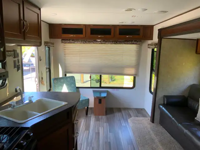 Jayco JayFlight 2017 SLX 265RLSW - $19,000 (Black Creek) in Travel Trailers & Campers in Comox / Courtenay / Cumberland - Image 9