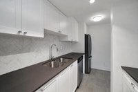 In the West End! If you're looking for Yaletown fit and finish with a West End English Bay view, the... (image 8)