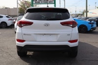 Ready to command the road? Experience the ultimate driving machine. The TUCSON LIMITED AWD. A perfec... (image 5)