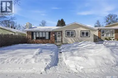 Welcome to this beautifully maintained bungalow in the highly sought-after Walsh Acres neighbourhood...