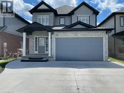 Legal Duplex Near The Boardwalk Shopping Centre Welcome to this beautifully maintained *two-storey l...
