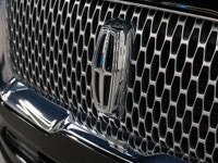 This 2019 Lincoln Navigator Select is a local Ontario vehicle in excellent condition. With its strik... (image 9)