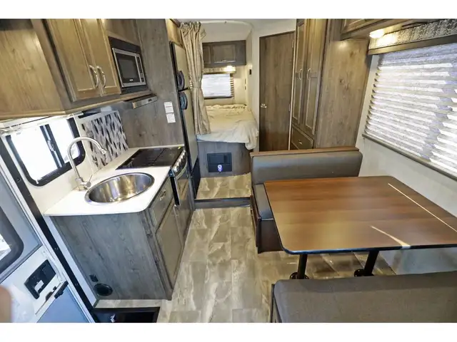 2022 Gulf Stream Conquest 6237 LE 2022 Classe C 24 pieds in RVs & Motorhomes in Laval / North Shore - Image 5
