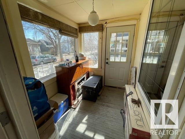 11322 96 ST NW Edmonton, Alberta in Houses for Sale in Edmonton - Image 2