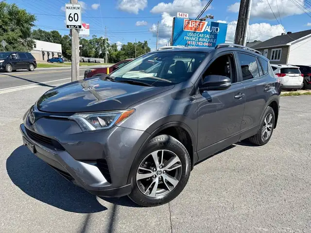 2018 Toyota RAV4 ALL WHEEL DRIVE / VERY CLEAN SUV!