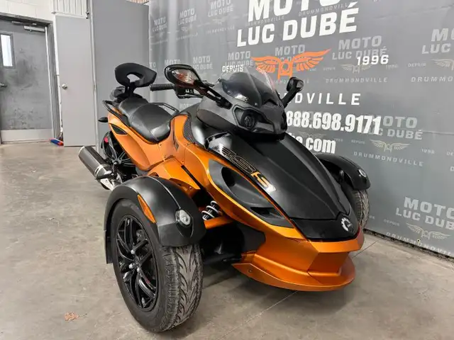 2011 Can-Am Spyder RS-S SM5 in Sport Touring in Drummondville - Image 4