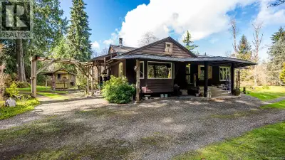Escape to your own private retreat with this beautifully maintained 3-bedroom, 2-bathroom home set o...